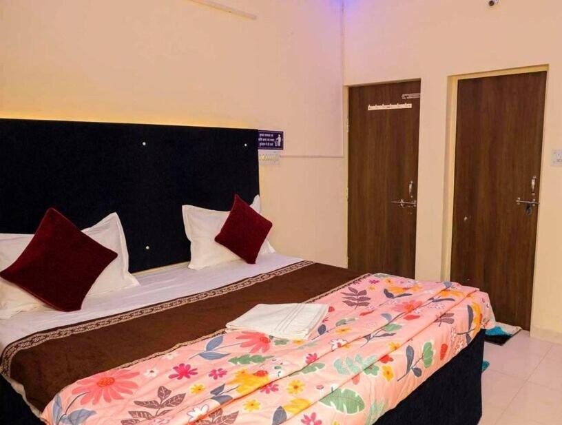 Hotel O Pop Hotel Blue Star Bhilái Kültér fotó